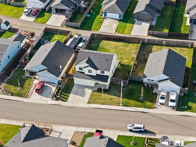 4th image of 405 Cardinal Avenue