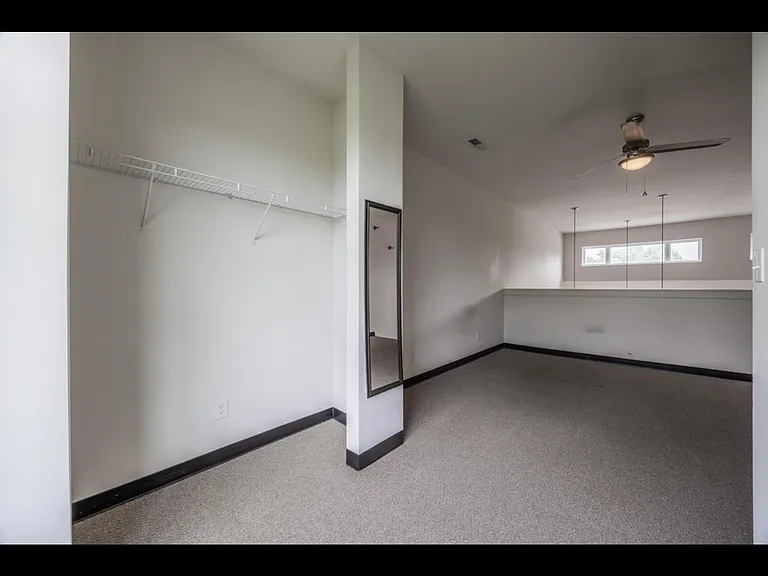 943 McClanahan Ln — Photo 11