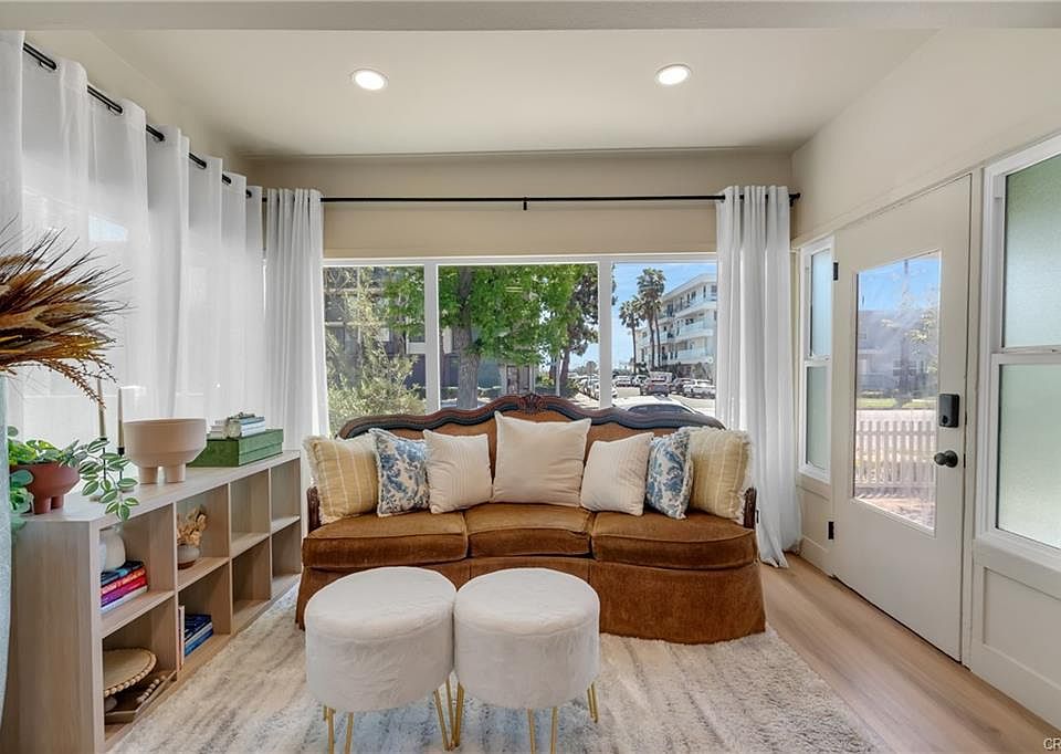 1st image of 1123 E Ocean Blvd #B