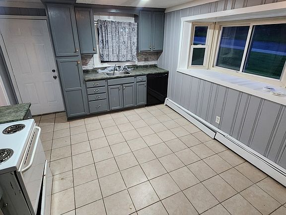 5th image of 18 Allen Court #7/G
