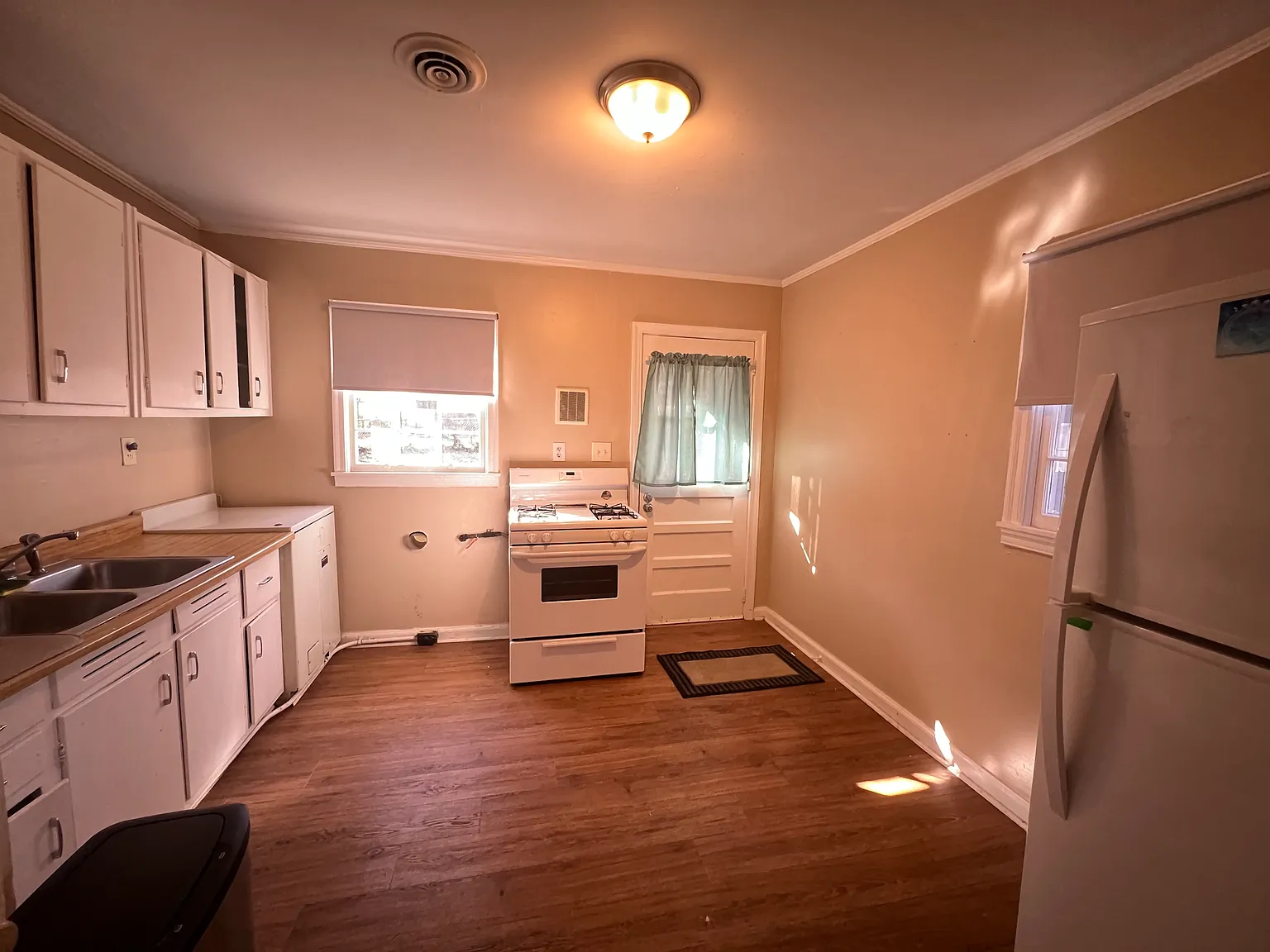 2 bed, 860 sqft, $1,500 — Photo 2