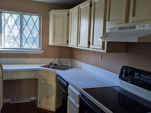 2nd image of 515 Cedar Hollow Dr