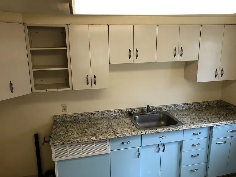 502-546 NW Kings Blvd #2010-2014 — Photo 7