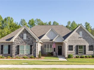 1734 Cannongate Dr, Opelika, AL 36801