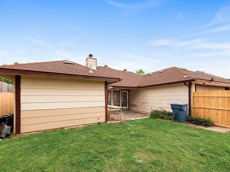 1304 Riverview Ln — Photo 23
