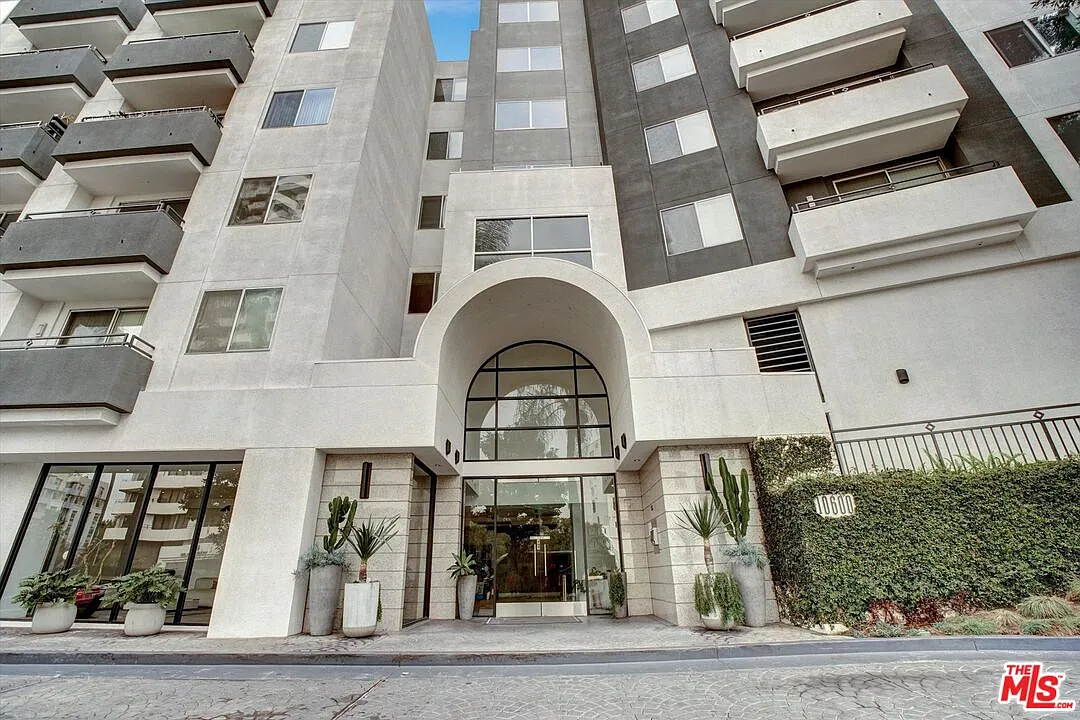 2 bed, 1144 sqft, $4,000 — Photo 2