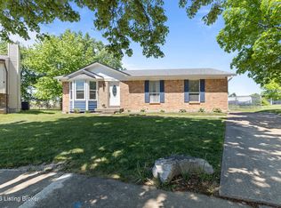 4400 Titus Ct, Louisville, KY 40218