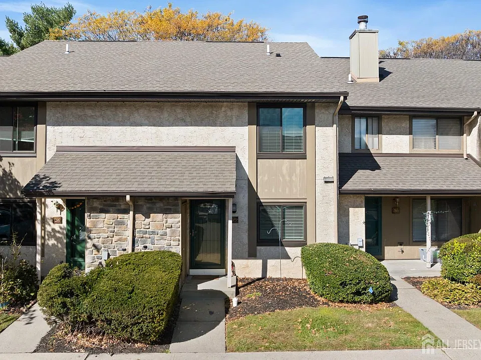 55 Hampshire Dr