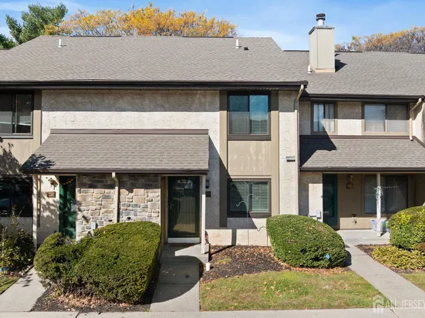 55 Hampshire Dr, Plainsboro, NJ 08536