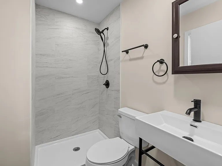 1153 Linwood St — Photo 18