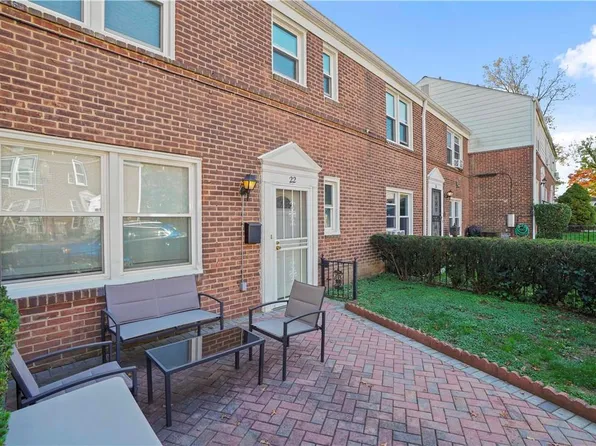 22 Hilltop Acres #22, Yonkers, NY 10704