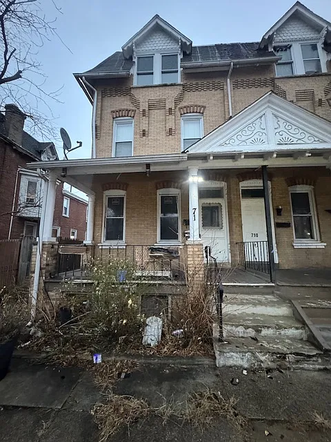 712 George St #1