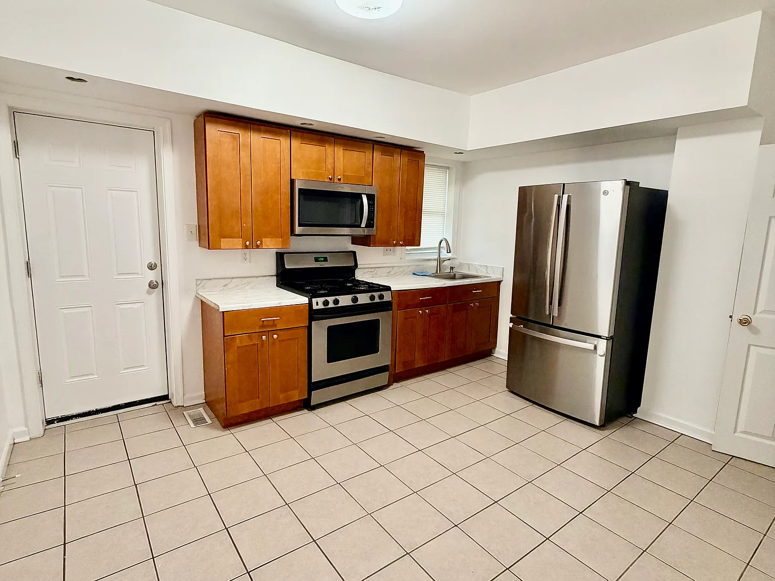 5023 Tacoma Street — Photo 2