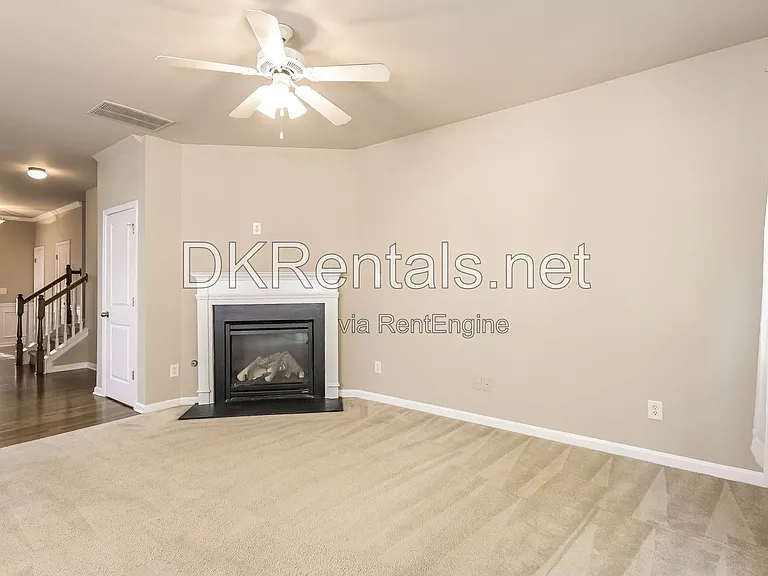 4102 Dahlgreen Way — Photo 3