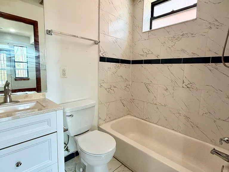 916 Whitelock St #200 — Photo 13
