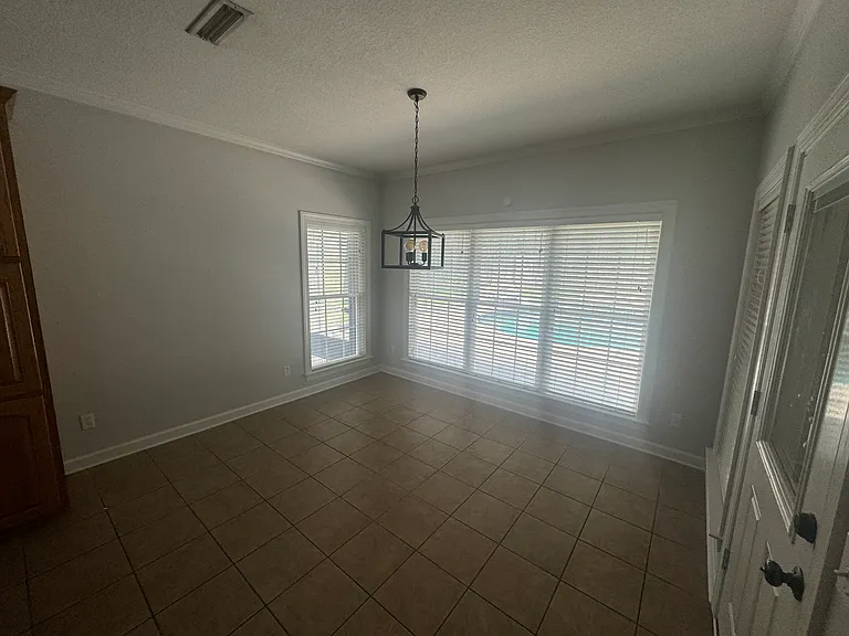 203 Eton Dr — Photo 5