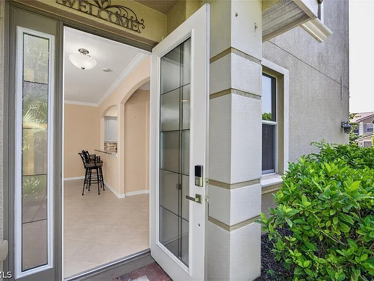 3241 Cottonwood Bnd #101 — Photo 8