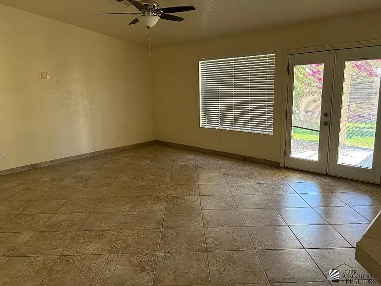 11251 E 27th Pl — Photo 5