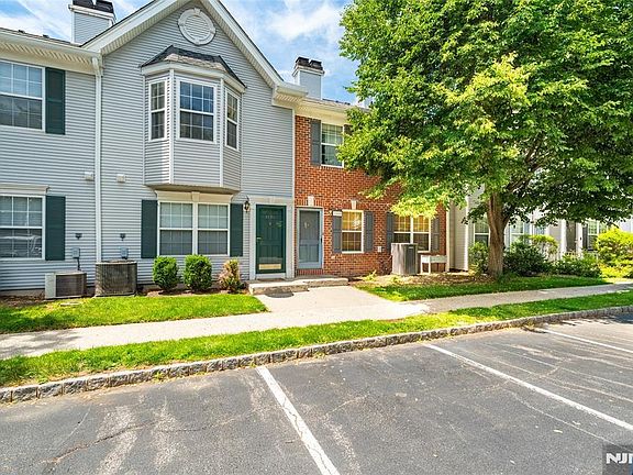 3rd image of 2249 Margaret Ct