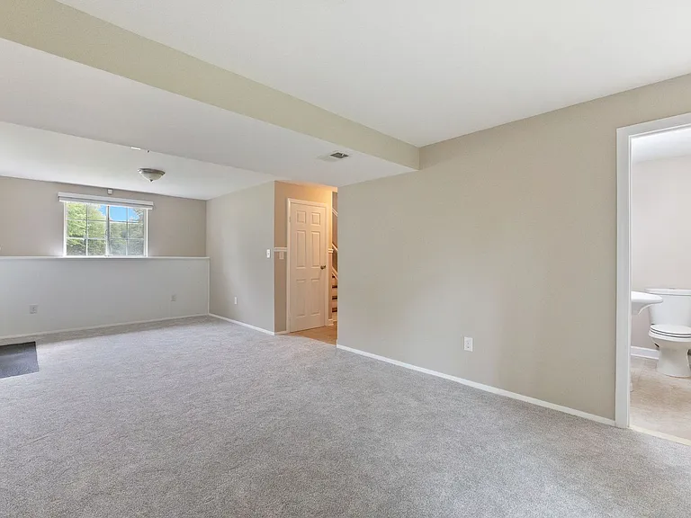 8454 Rippled Creek Ct — Photo 15