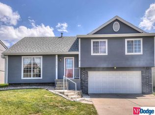 11121 Martin Ave, Omaha, NE 68164