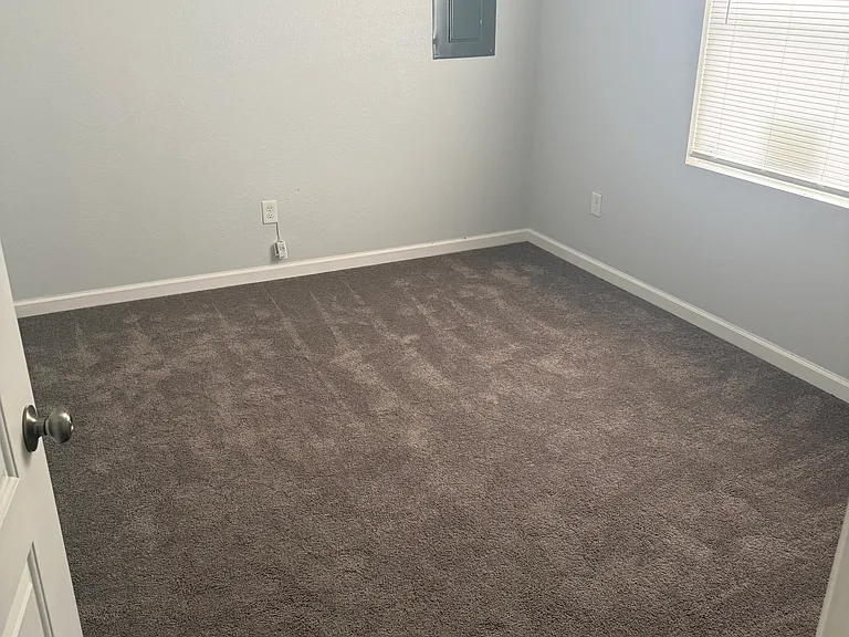 2700 Myrtle Ave — Photo 4