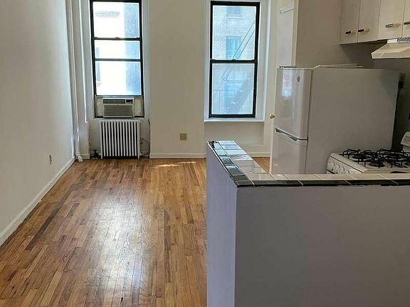 3rd image of 245 E 62nd St #5A