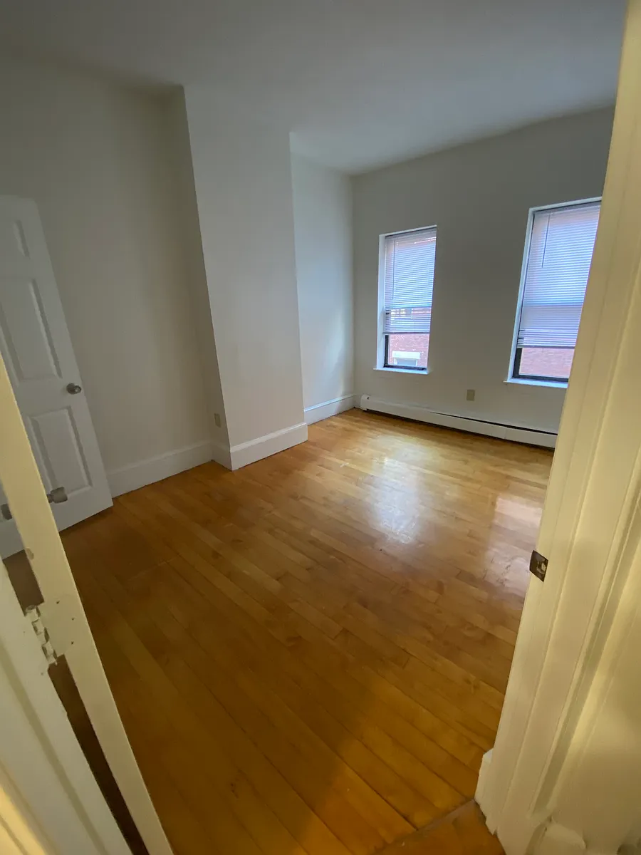 Building Photo - 17 Hemenway St #2