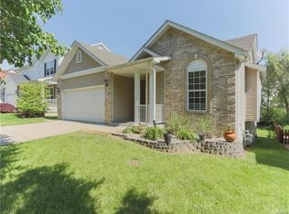 497 Winter Bluff Dr, Fenton, MO
