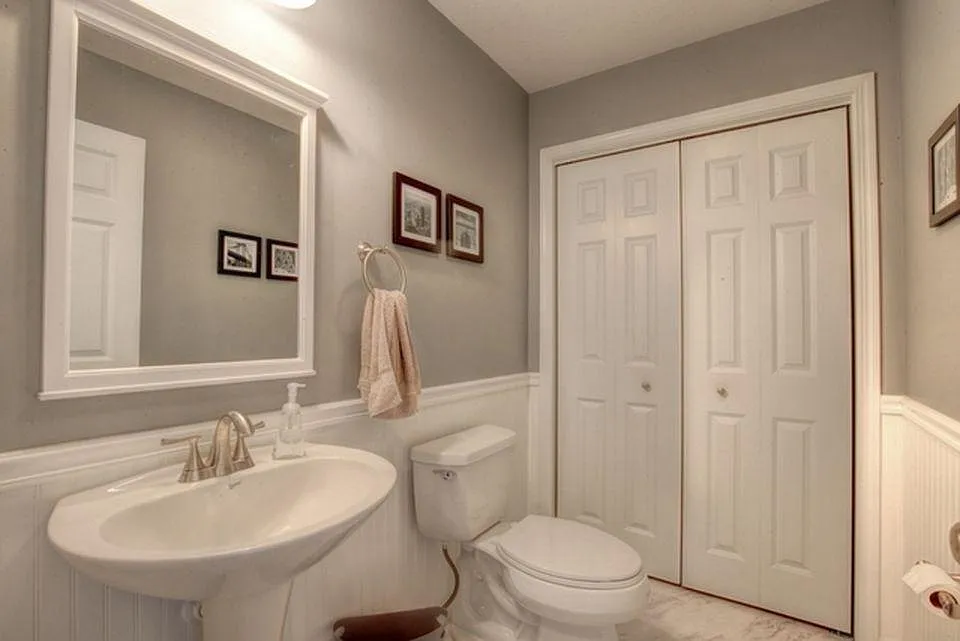 4 bed, 2.5 bath, 1964 sqft, $2,200 — Photo 3
