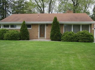 8837 N Navajo Rd, Bayside, WI 53217