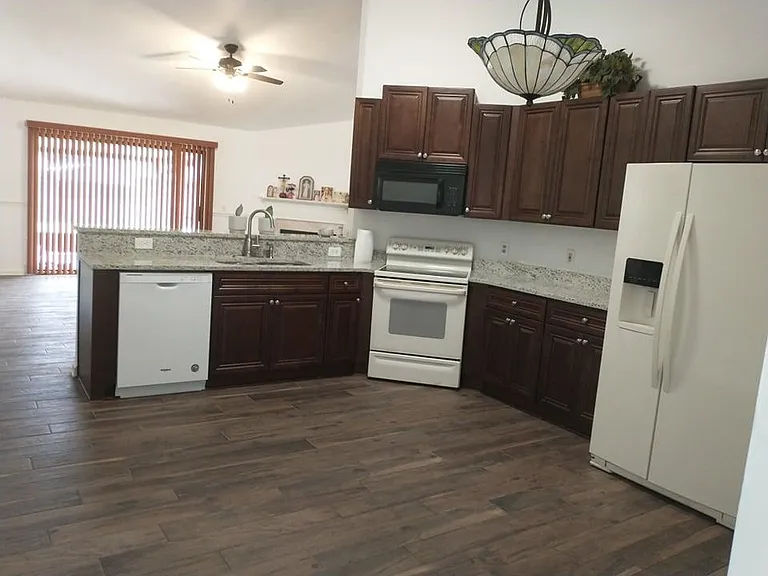 6979 Seaboard Ave — Photo 3