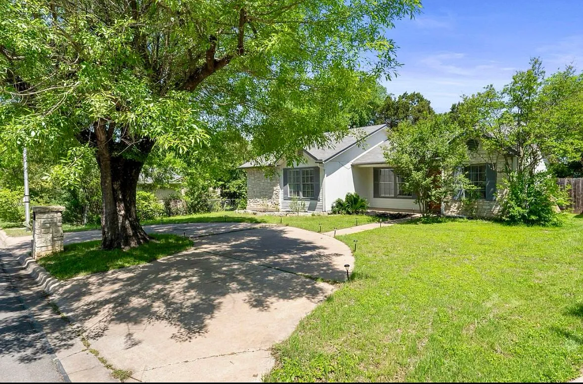 3212 Darnell Dr — Photo 1