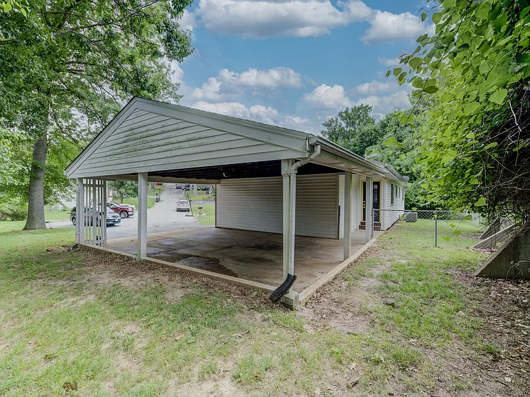 2303 Ida Dr — Photo 28