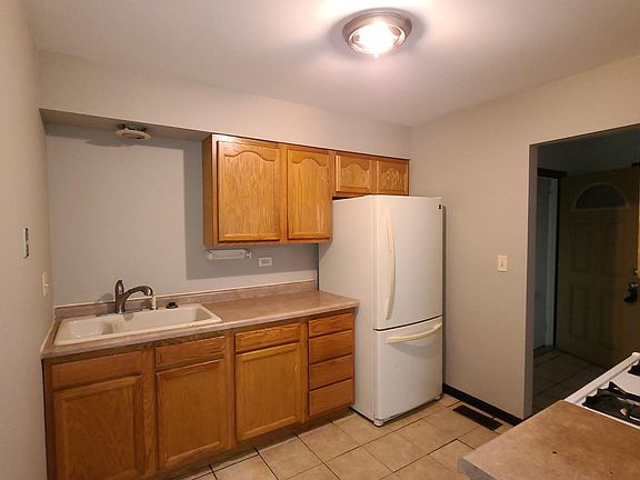 3rd image of 2029 Belmont Ct #31