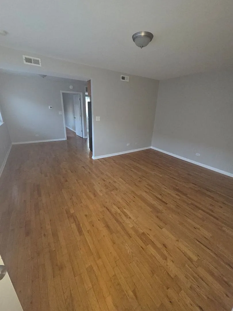1 bed, 700 sqft, $1,375 — Photo 3