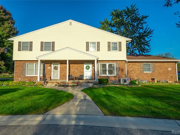 3746 Ramblewood Dr, Port Huron, MI 48060