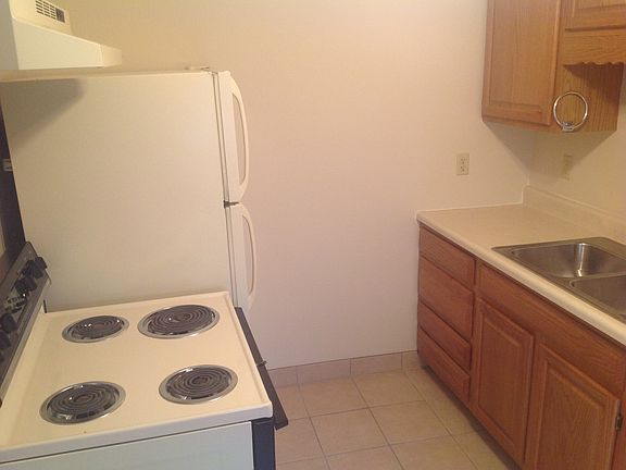 3rd image of 4618 Saint Paul Ave