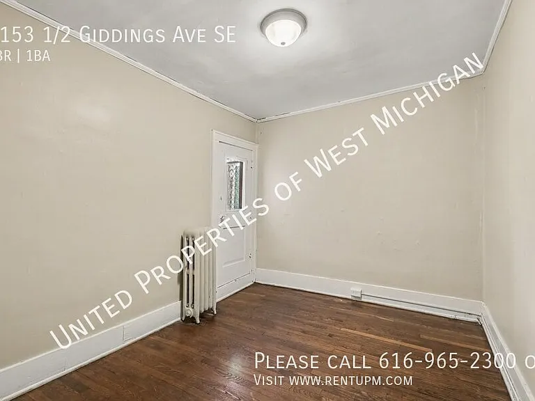 1153 1/2 Giddings Ave SE — Photo 7