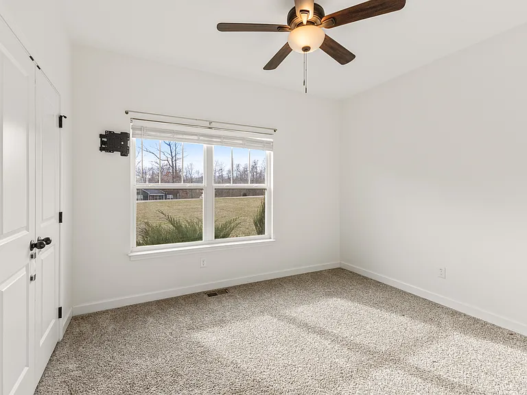 819 Hooper Rd — Photo 18