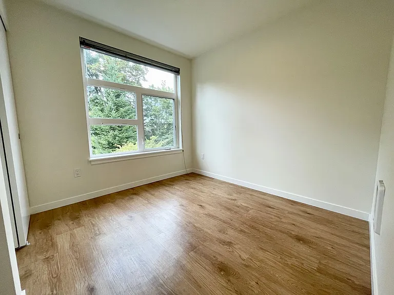 Bayview West Apartments — Photo 28