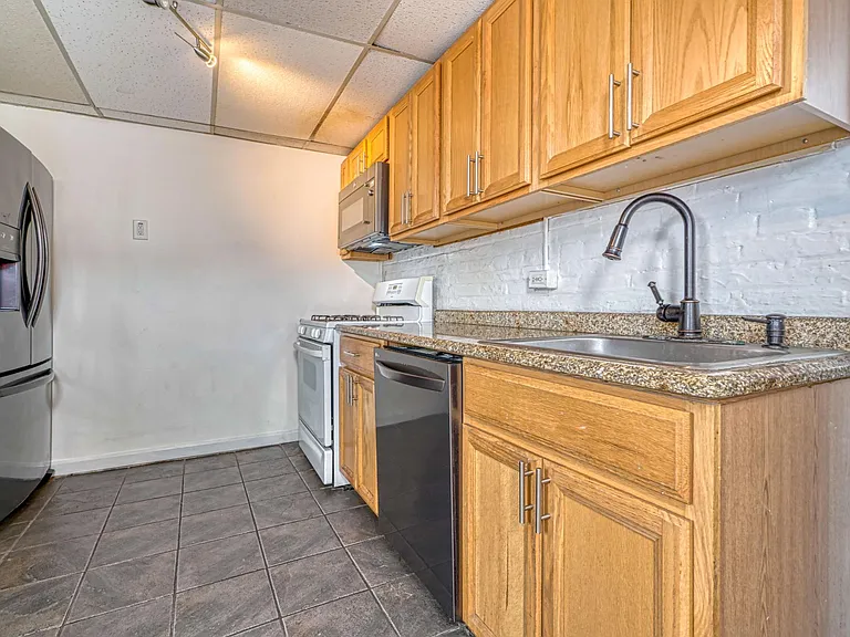 423 E Fort Ave — Photo 16