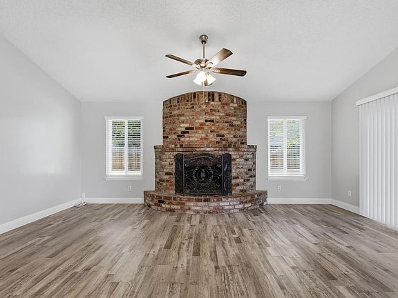 4th image of 1906 Elliott Dr