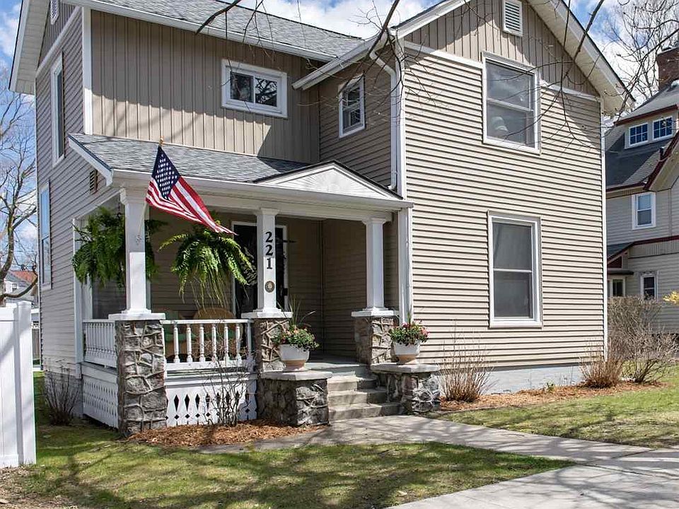 1st image of 221 Boardman Ave