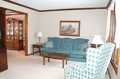 4th image of 720 Waterton Dr