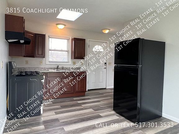 3rd image of 3815 Coachlight Common St