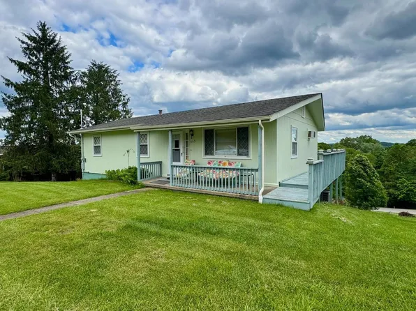 903 Panorama Dr, Spencer, WV 25276