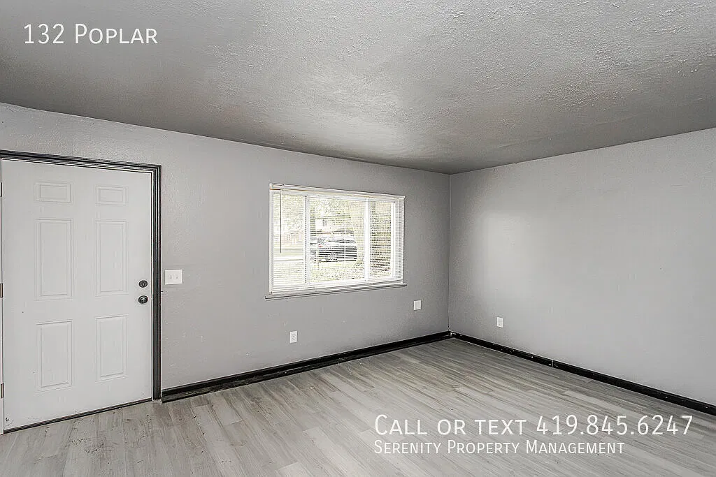 Spacious 4BR Home Near Ravine Park — Photo 3