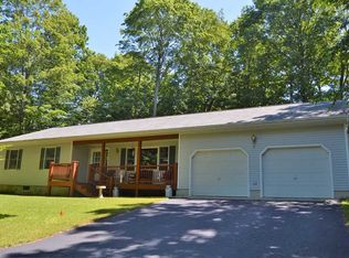 08120 Charlevoix View Dr, Charlevoix, MI 49720