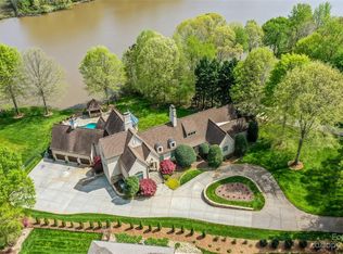 713 Eagle Point Ct, Matthews, NC 28104